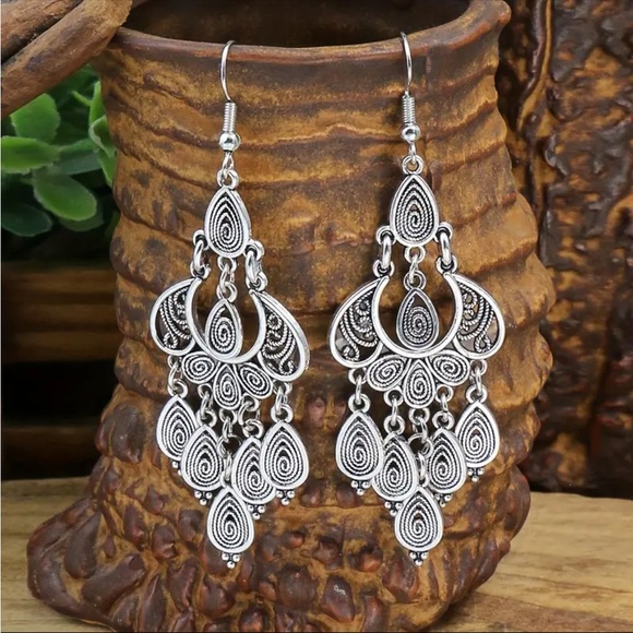 Exquisite Vintage Style Chandelier Earrings Retro Inspired Silver‎ Tribal Design - Picture 3 of 7